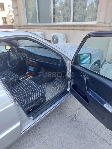 Mercedes 190 1992, 240,000 km - 2.0 l - Gəncə