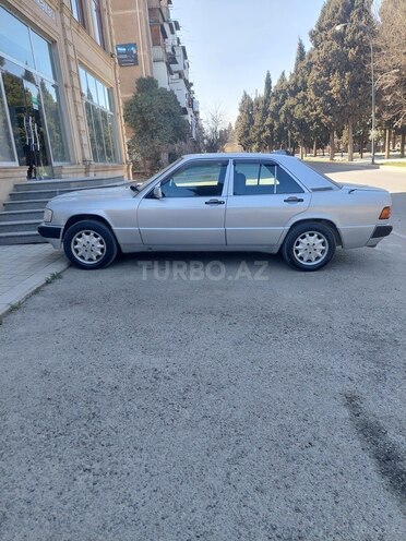 Mercedes 190 1992, 240,000 km - 2.0 l - Gəncə
