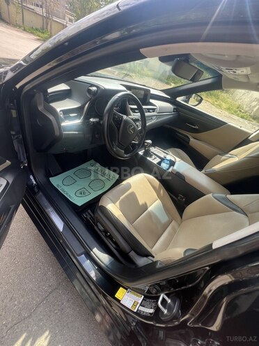 Lexus ES 300h 2021, 251,000 km - 2.5 л - Bakı