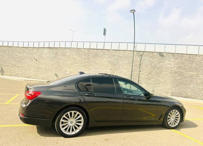 BMW 740 2018, 195,000 km - 3.0 l - Bakı