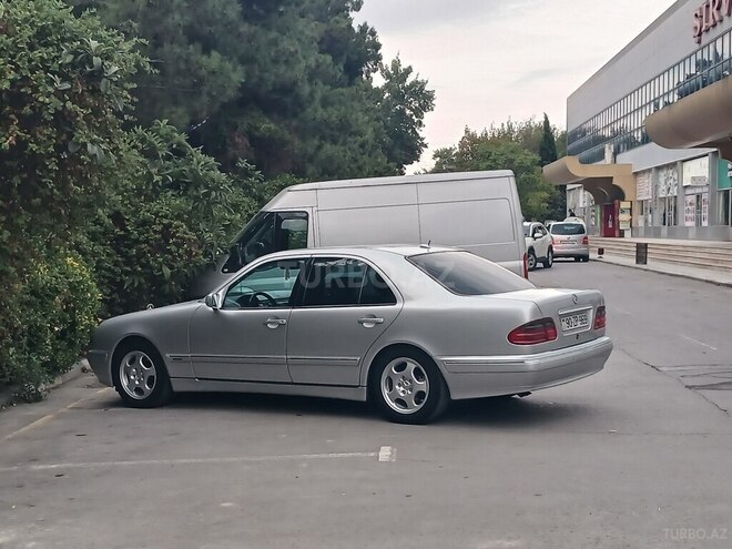 Mercedes E 240 2001, 350,000 km - 2.4 л - Şirvan
