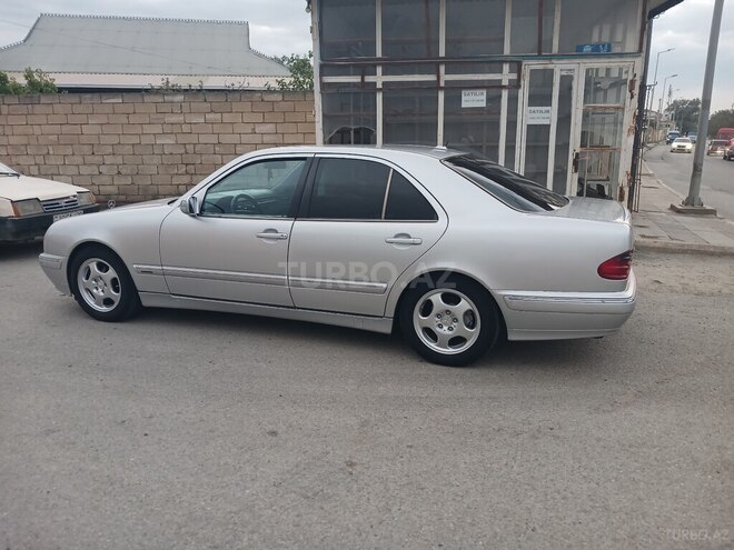Mercedes E 240 2001, 350,000 km - 2.4 л - Şirvan