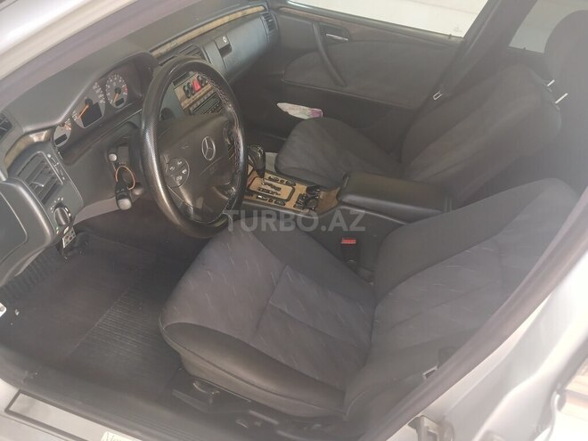 Mercedes E 240 2001, 350,000 km - 2.4 л - Şirvan