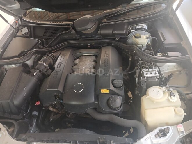 Mercedes E 240 2001, 350,000 km - 2.4 л - Şirvan
