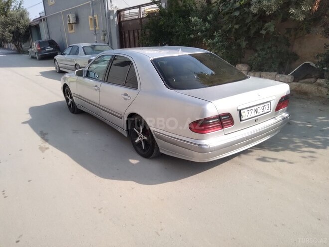Mercedes E 220 2000, 425,000 km - 2.2 l - Bakı
