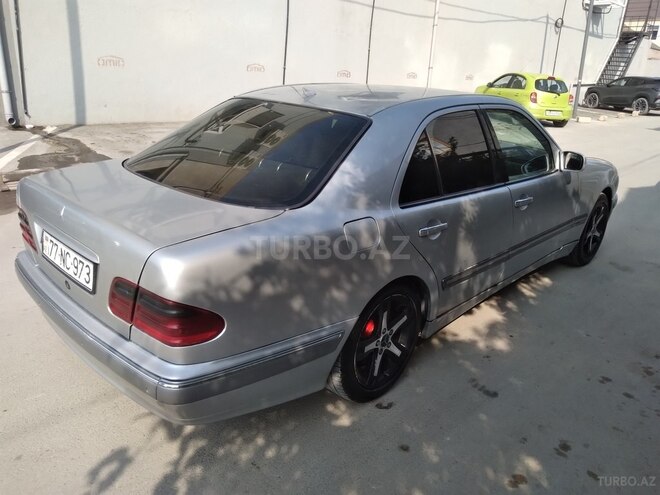 Mercedes E 220 2000, 425,000 km - 2.2 l - Bakı