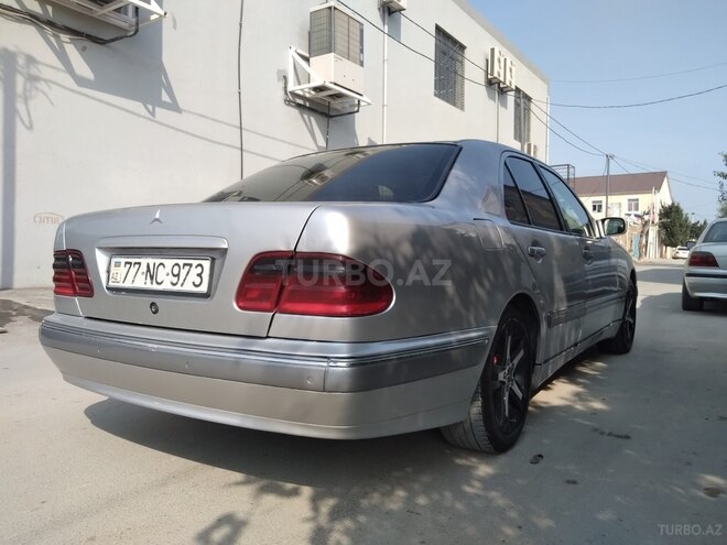 Mercedes E 220 2000, 425,000 km - 2.2 l - Bakı