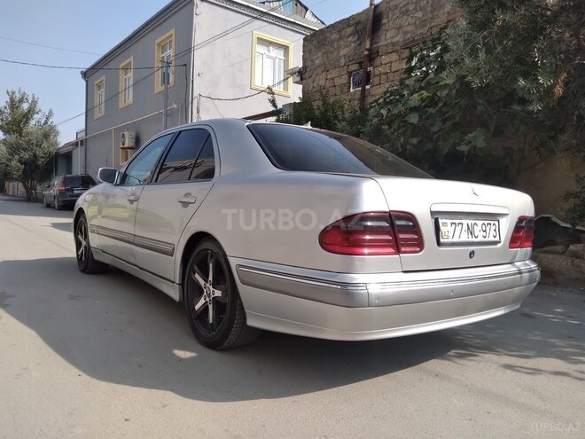 Mercedes E 220 2000, 425,000 km - 2.2 l - Bakı
