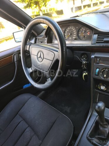 Mercedes 250 D 1993, 502,000 km - 2.5 l - Zaqatala