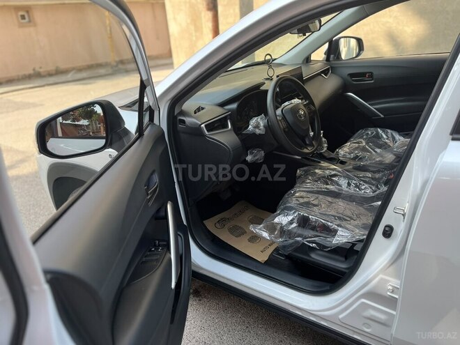 Toyota Corolla Cross 2025, 22,700 km - 2.0 l - Bakı