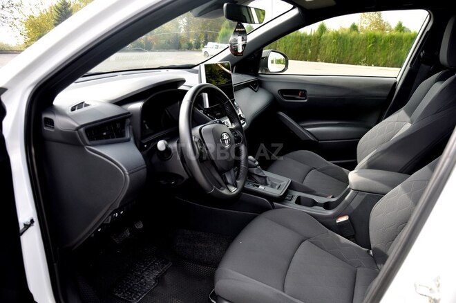 Toyota Corolla Cross 2025, 32,000 km - 2.0 l - Ağcabədi