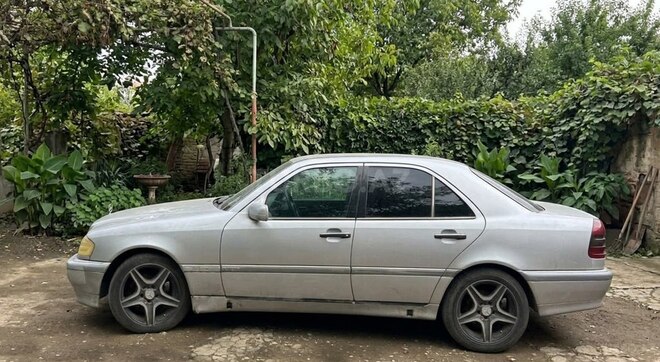 Mercedes C 280 1994, 420,000 km - 2.8 л - Qazax