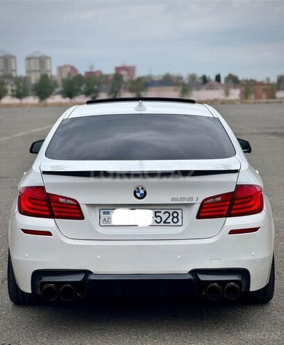BMW 528 2013, 301,000 km - 2.0 l - Gəncə