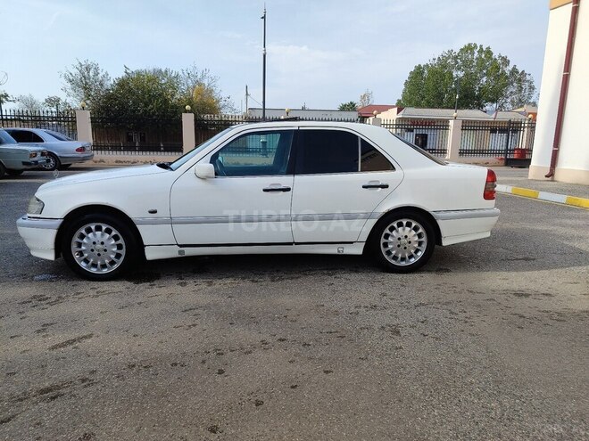 Mercedes C 220 1994, 123,879 km - 2.2 l - Sabirabad