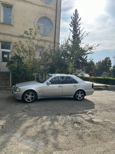 Mercedes C 220 2000, 700,000 km - 2.2 l - Yevlax