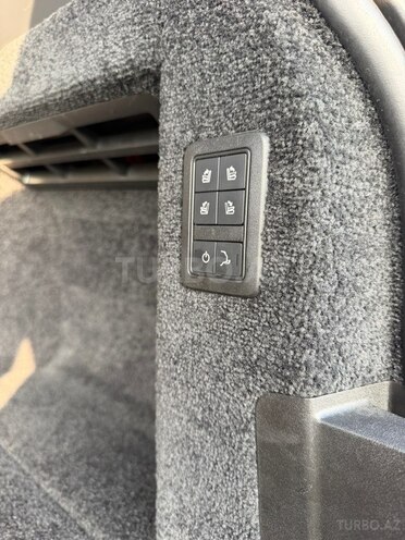 Land Rover Range Rover 2017, 215,000 km - 3.0 l - Quba