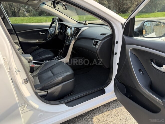 Hyundai i30 2012, 215,000 km - 1.6 л - Bakı