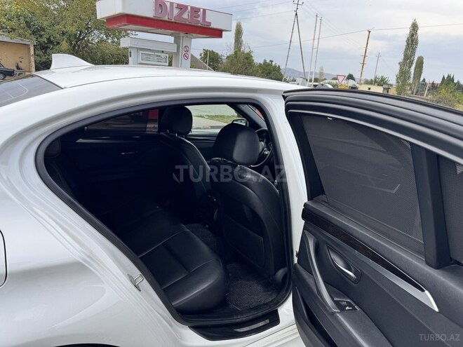 BMW 525 2015, 180,000 km - 2.0 л - Şəmkir