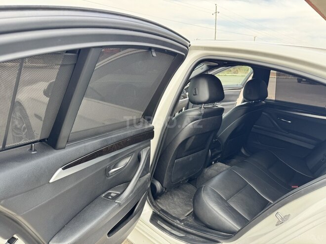 BMW 525 2015, 180,000 km - 2.0 л - Şəmkir