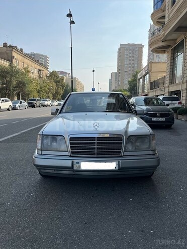 Mercedes E 220 1993, 380,000 km - 2.2 l - Bakı