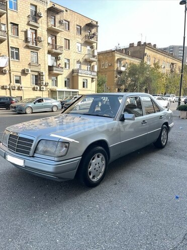 Mercedes E 220 1993, 380,000 km - 2.2 l - Bakı