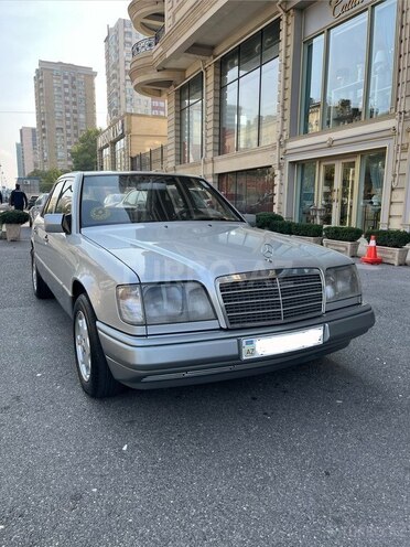 Mercedes E 220 1993, 380,000 km - 2.2 l - Bakı