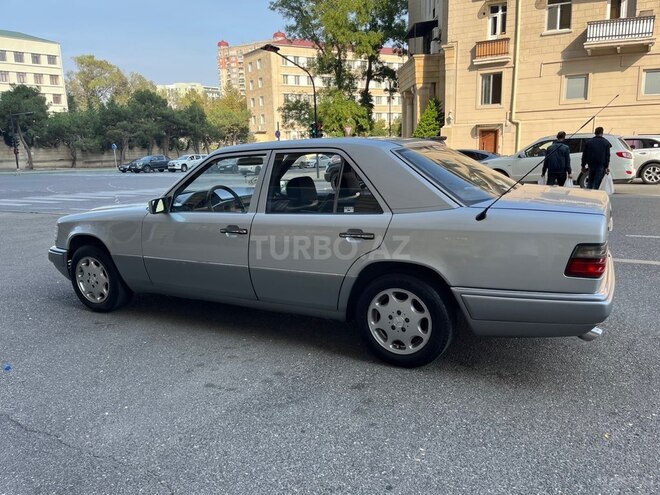 Mercedes E 220 1993, 380,000 km - 2.2 l - Bakı