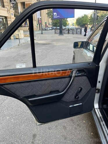 Mercedes E 220 1993, 380,000 km - 2.2 l - Bakı