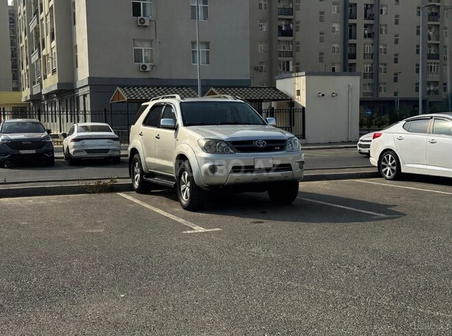 Toyota Fortuner 2006, 316,000 km - 4.0 l - Bakı