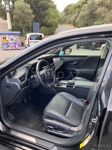 Lexus ES 300h 2021, 107,000 km - 2.5 л - Bakı