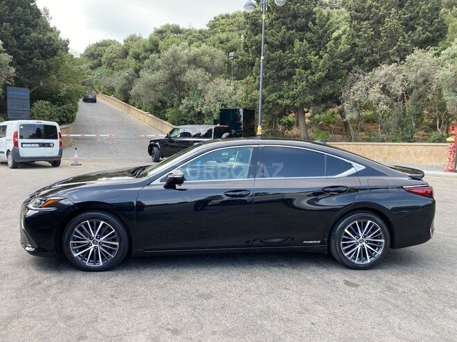 Lexus ES 300h 2021, 107,000 km - 2.5 л - Bakı
