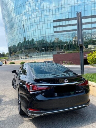 Lexus ES 300h 2021, 107,000 km - 2.5 л - Bakı