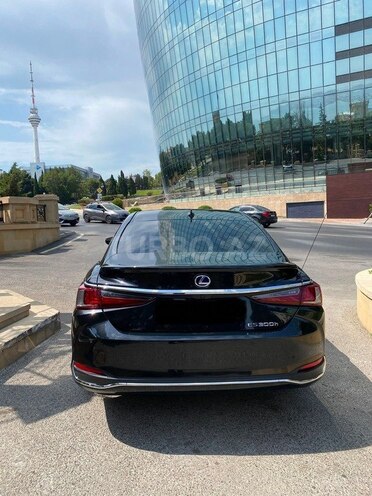 Lexus ES 300h 2021, 107,000 km - 2.5 л - Bakı