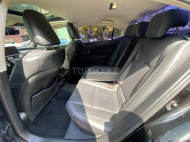 Lexus ES 300h 2021, 107,000 km - 2.5 л - Bakı