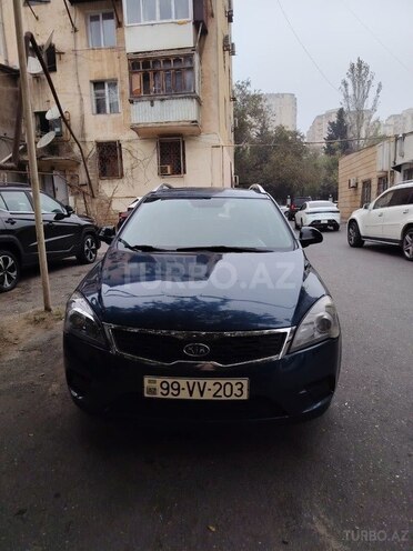 Kia  2010, 310,000 km - 1.4 l - Bakı