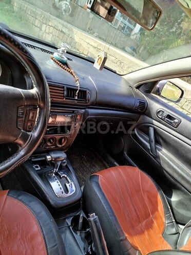 Volkswagen Passat 2001, 333,458 km - 1.8 л - Quba