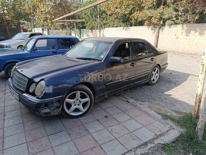 Mercedes E 230 1996, 400,017 km - 2.3 l - Bərdə