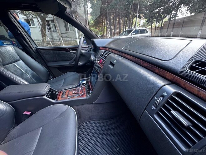 Mercedes E 320 2000, 246,000 km - 3.2 l - Bakı