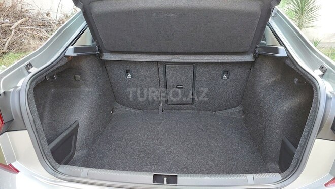 Volkswagen Polo 2022, 121,000 km - 1.6 l - Bakı