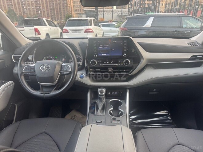 Toyota Highlander 2022, 26,700 km - 2.5 l - Bakı