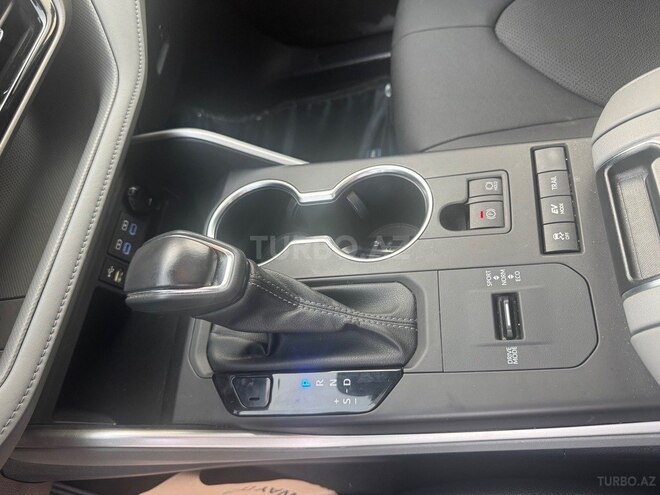 Toyota Highlander 2022, 26,700 km - 2.5 l - Bakı