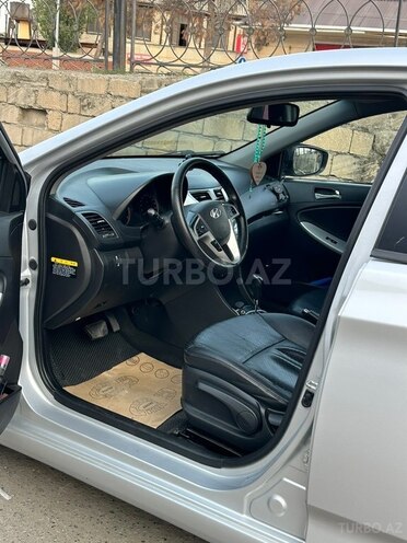 Hyundai Accent 2014, 270,807 km - 1.6 л - Kürdəmir