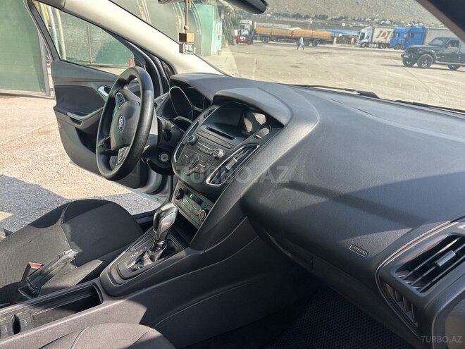 Ford Focus 2015, 272,000 km - 1.6 l - Bakı