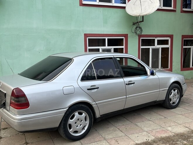 Mercedes C 180 1995, 200,000 km - 1.8 л - Bakı