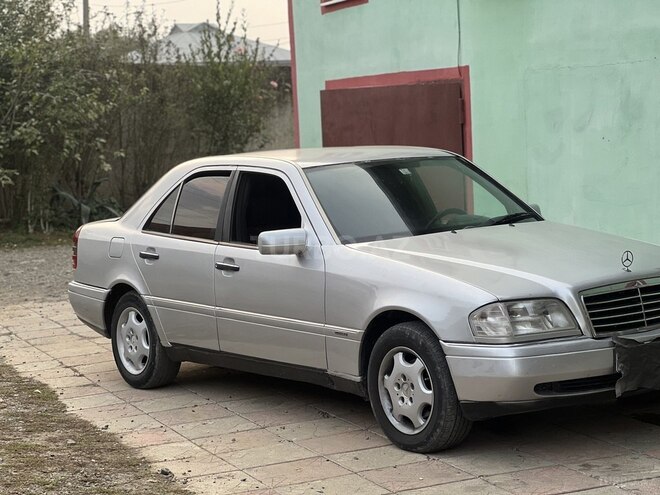 Mercedes C 180 1995, 200,000 km - 1.8 л - Bakı