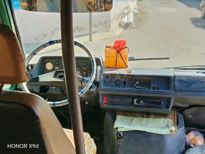 Mercedes 208 D 1993, 300,000 km - 2.5 л - Siyəzən