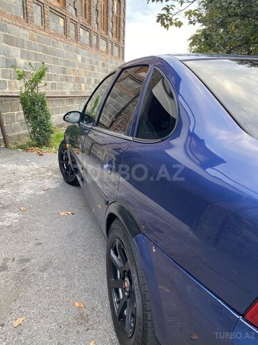 Opel Vectra 1996, 357,772 km - 1.6 l - Qax
