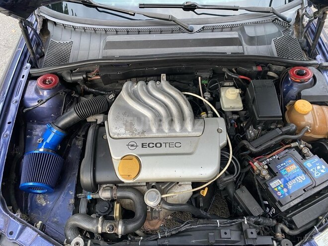 Opel Vectra 1996, 357,772 km - 1.6 l - Qax