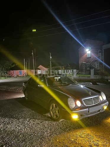 Mercedes E 270 2000, 495,000 km - 2.7 л - Lənkəran