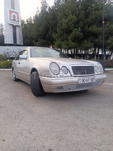 Mercedes E 230 1996, 100,000 km - 2.3 l - Qazax